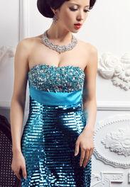 高级成人礼服抹胸视频,高级成人礼服抹胸风采解析