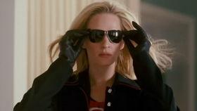 女超人变成人了视频,从天际降临到人间烟火