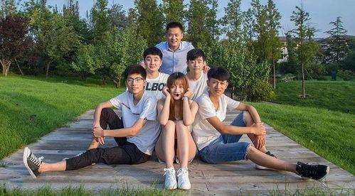 成人礼拍合照姿势视频,解锁青春纪念瞬间